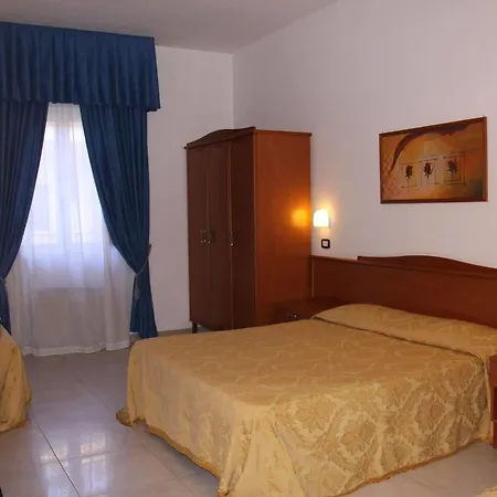 Falcone 4* فيستَ