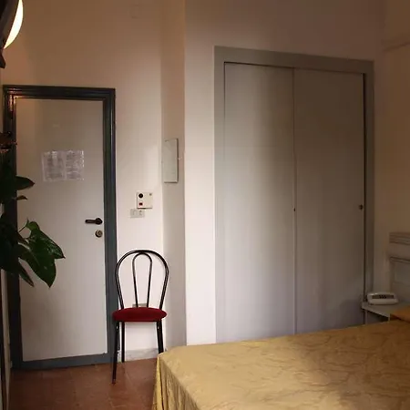 Falcone 4* فيستَ